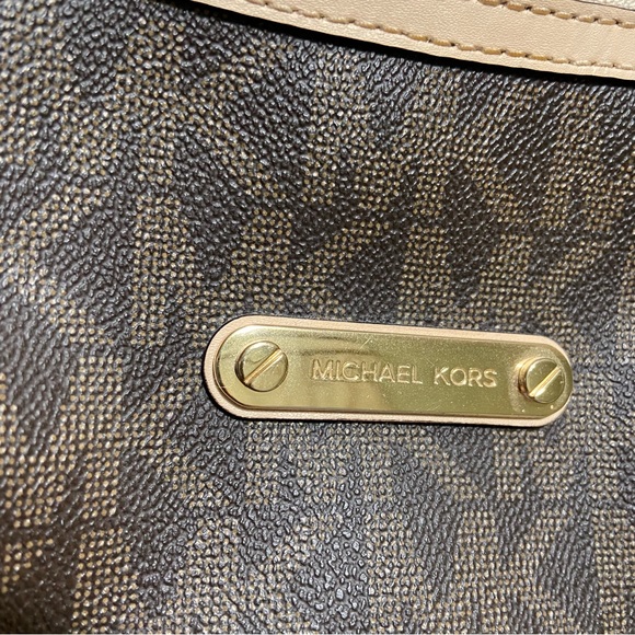 Michael Kors Jet Set Brown Convertible Shoulder Bag - Picture 12 of 16